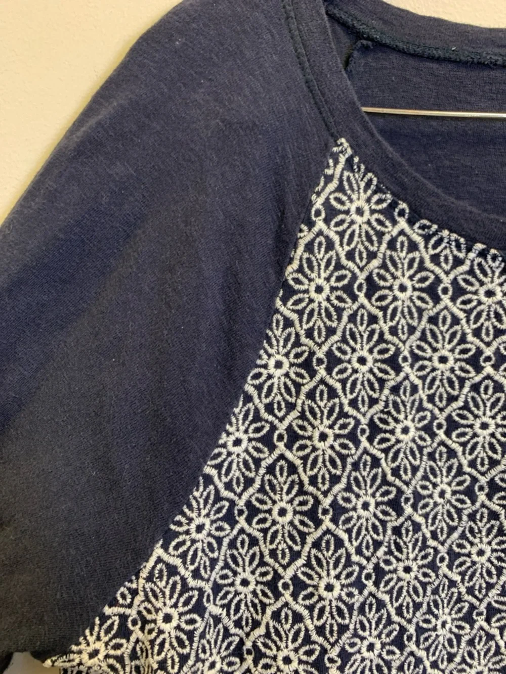 crown & ivy lightweight pullover